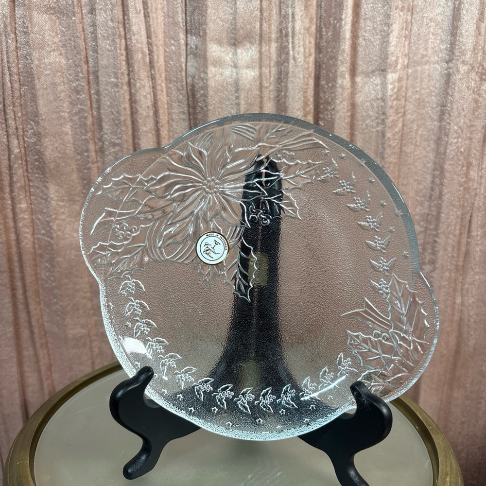 Indonesia Crystal Clear Round Sm Plates Set of 4 Christmas Ponseietta Holly